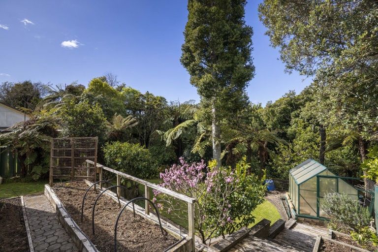 Photo of property in 10 Elder Grove, Whalers Gate, New Plymouth, 4310