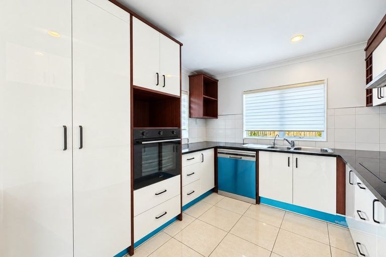 Photo of property in 10 Andrusha Place, Flat Bush, Auckland, 2019