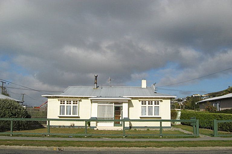 Photo of property in 9 Conway Street, Oamaru North, Oamaru, 9400