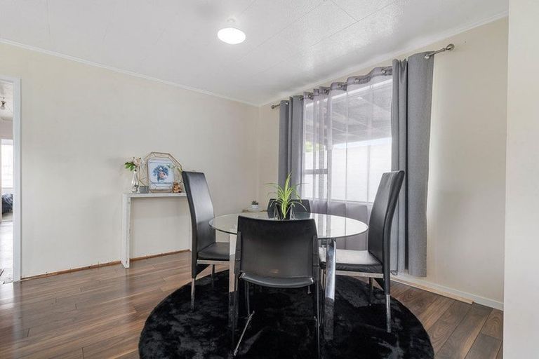 Photo of property in 8 Citril Place, Red Hill, Papakura, 2110