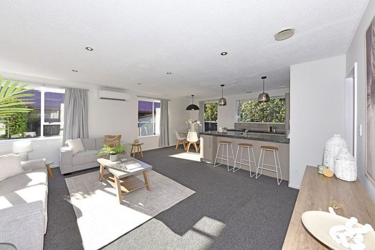 Photo of property in 2/19 Moreland Avenue, Papanui, Christchurch, 8053