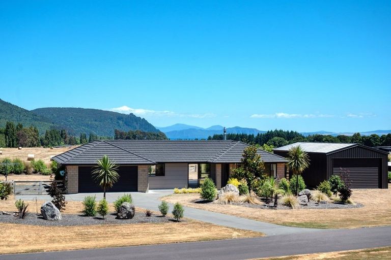 Photo of property in 48/500 Kinloch Road, Kinloch, Taupo, 3377