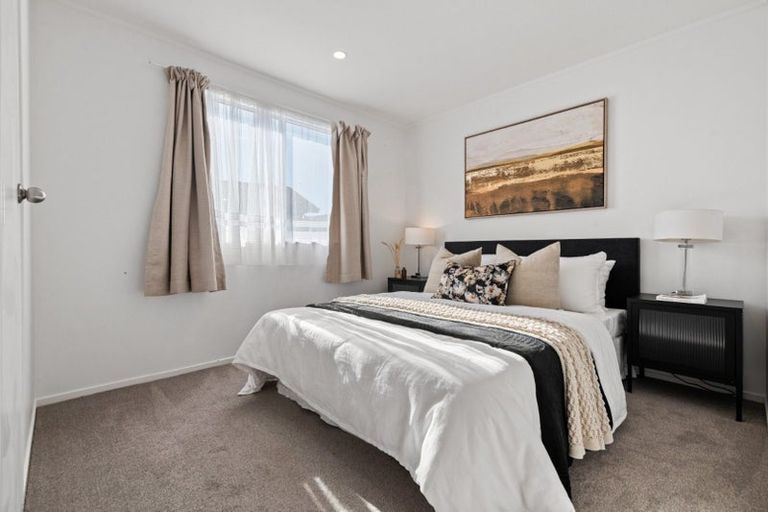 Photo of property in 1/5 Myna Place, Weymouth, Auckland, 2103