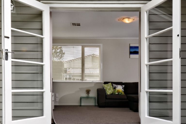 Photo of property in 4 Paewai Road, Glen Eden, Auckland, 0602