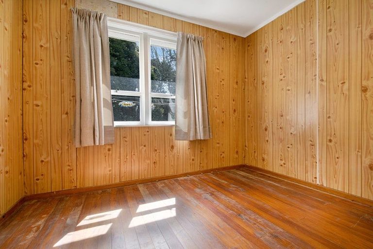 Photo of property in 6 Palmer Avenue, Glen Eden, Auckland, 0602