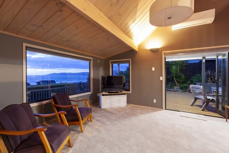 Photo of property in 5 Kohutuhutu Road, Raumati Beach, Paraparaumu, 5032