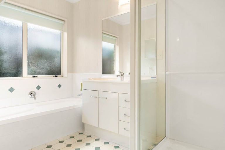 Photo of property in 16 Mcleod Place, Papamoa Beach, Papamoa, 3118