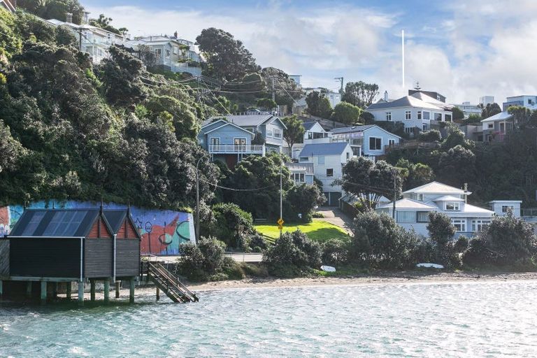 Photo of property in 71 Maida Vale Road, Roseneath, Wellington, 6011