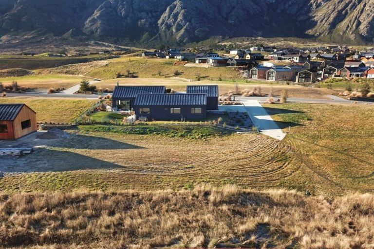 Photo of property in 5 Cunninghams Drive, Jacks Point, Queenstown, 9371