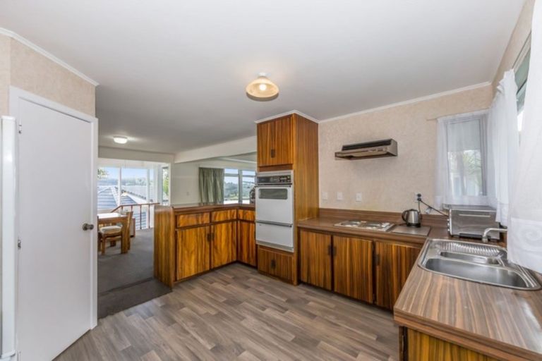 Photo of property in 7 Sykes Avenue, Hatfields Beach, Orewa, 0931