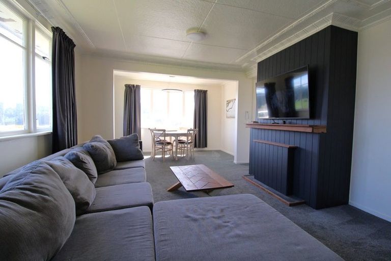 Photo of property in 30 Scotland Terrace, Green Island, Dunedin, 9018