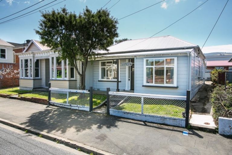 Photo of property in 52 Howe Street, North Dunedin, Dunedin, 9016