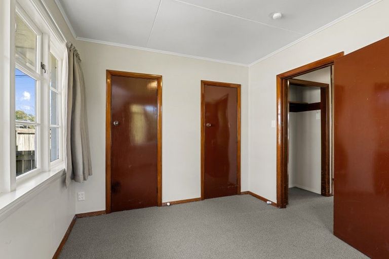 Photo of property in 24 Oakland Street, Northcote, Christchurch, 8052