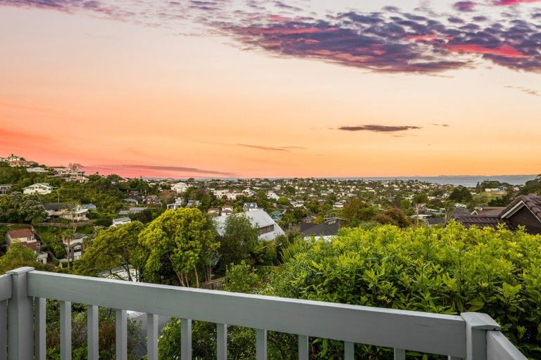 Photo of property in 28 Bellbird Rise, Murrays Bay, Auckland, 0630