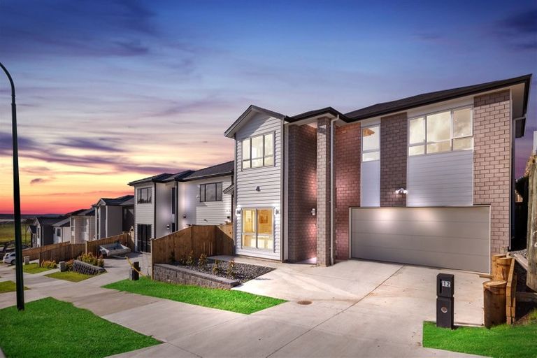 Photo of property in 12 Haku Road, Flat Bush, Auckland, 2019