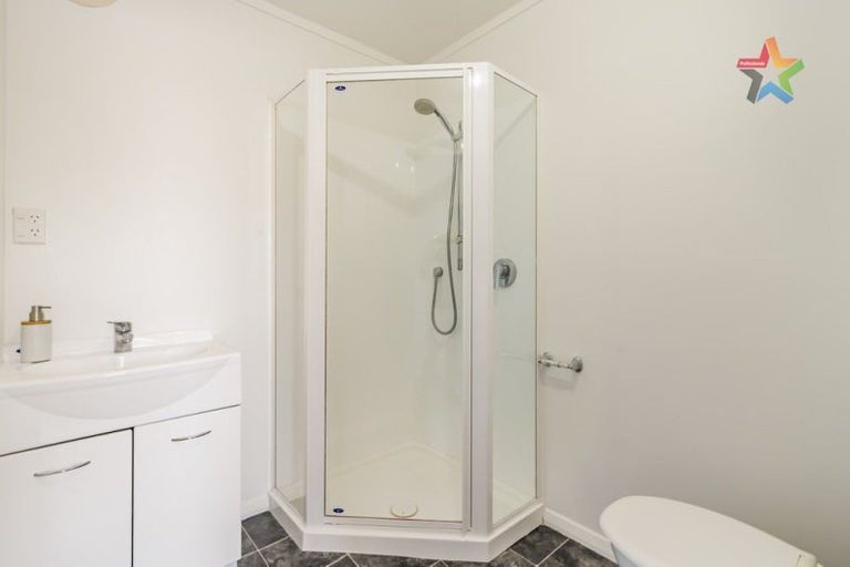 Photo of property in 3 Montgomery Avenue, Karori, Wellington, 6012