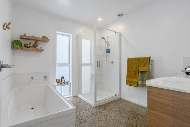 Photo of property in 114 Avalon Place, Whangamata, 3620