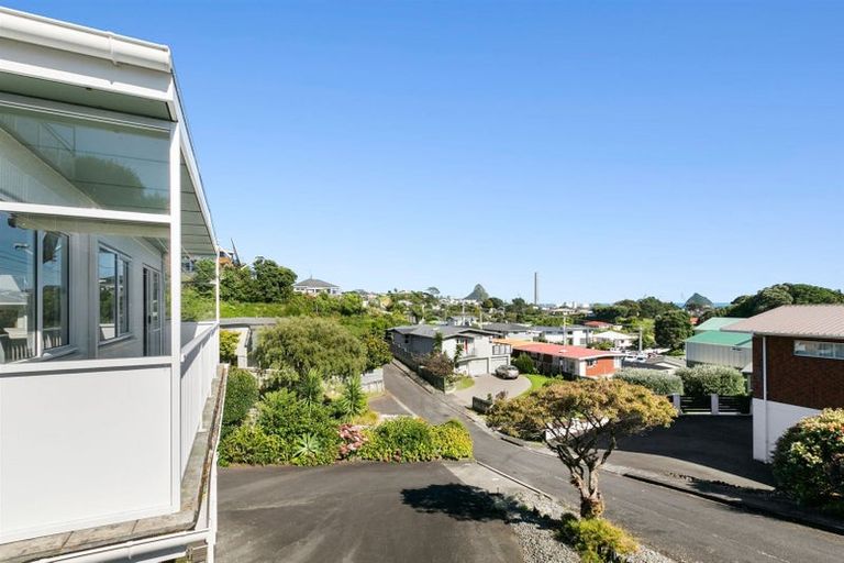 Photo of property in 2/422 Devon Street West, Lynmouth, New Plymouth, 4310