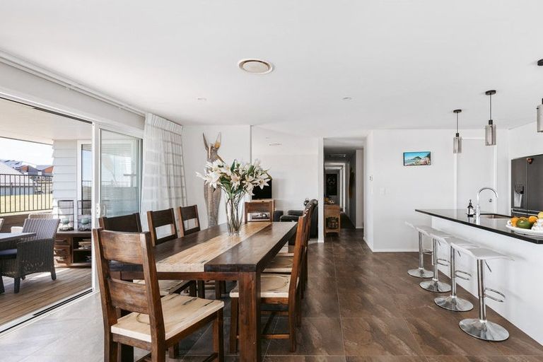 Photo of property in 30 Ridge Drive, Omokoroa, 3114