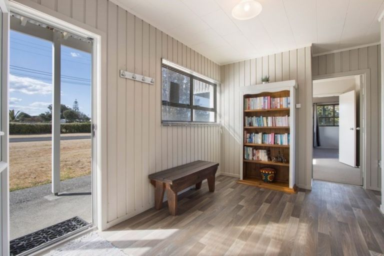 Photo of property in 287 Seaforth Road, Waihi Beach, 3611