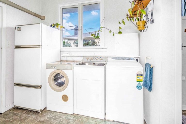 Photo of property in 50 West Plains Road, Waikiwi, Invercargill, 9810