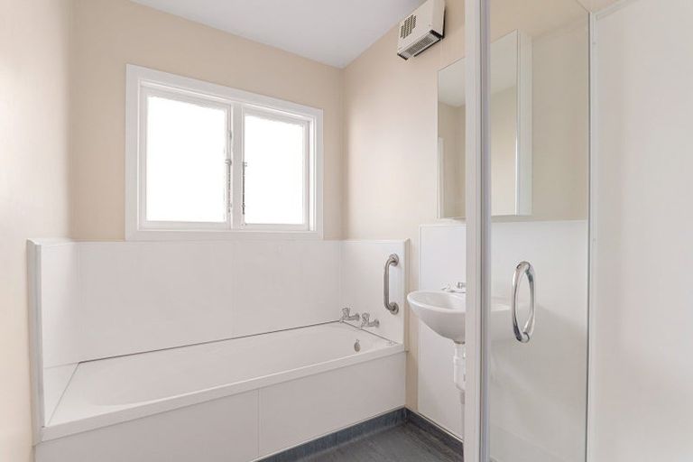 Photo of property in 2/64 Roberta Drive, Somerfield, Christchurch, 8024