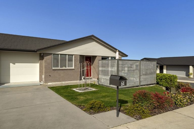 Photo of property in Waterview Estate, 64/4 Greystone Place, Omokoroa, 3114