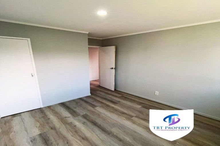 Photo of property in 7 Moncrieff Avenue, Clendon Park, Auckland, 2103