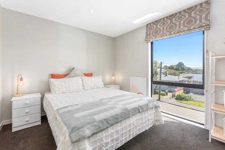 Photo of property in 2/6 Oswald Crescent, Paparangi, Wellington, 6037