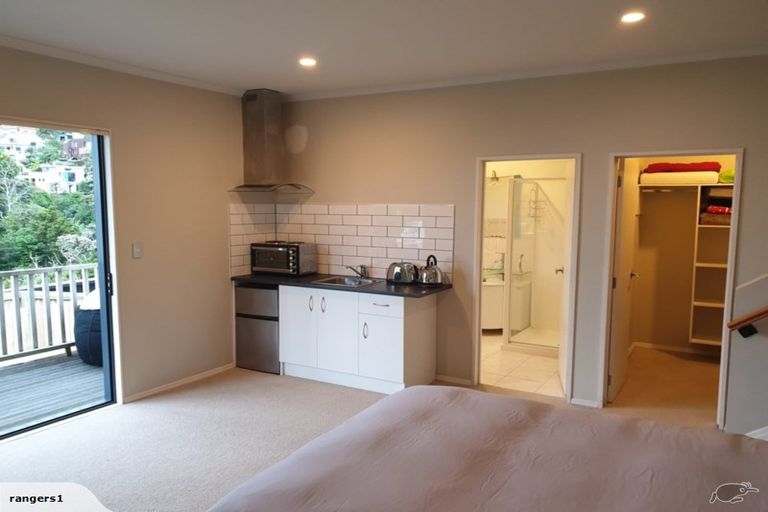 Photo of property in 89g Island Bay Road, Beach Haven, Auckland, 0626