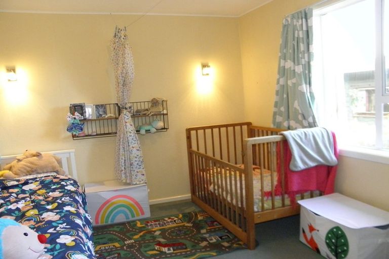 Photo of property in 38 Weka Street, Waikiwi, Invercargill, 9810