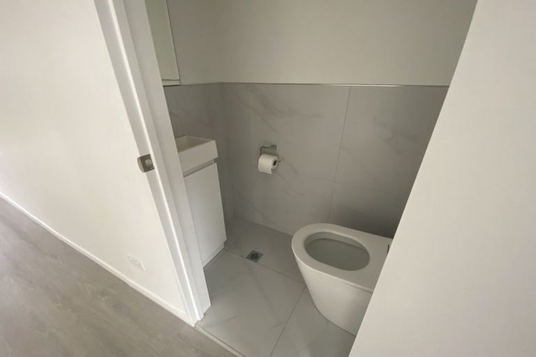 Photo of property in 2/20 Metcalfe Road, Ranui, Auckland, 0612