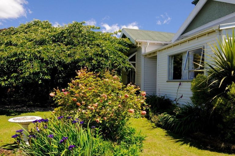 Photo of property in 30 Rhodes Street, Waimate, 7924