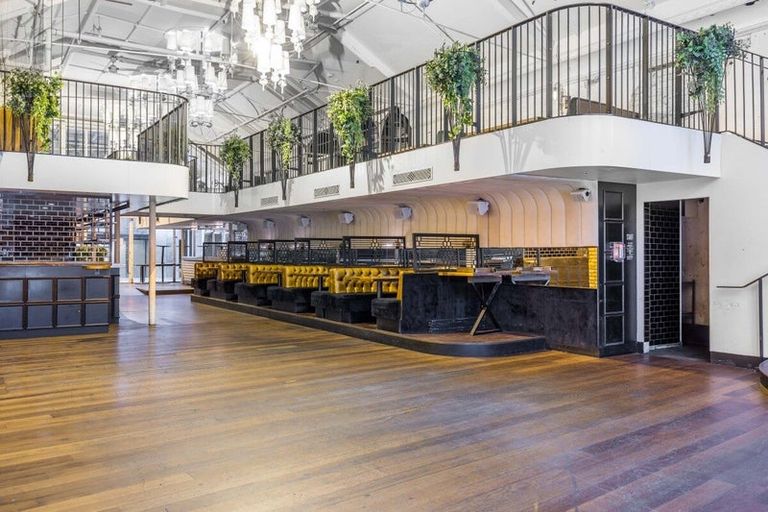 Photo of property in 44a Queen Street, Northcote Point, Auckland, 0627