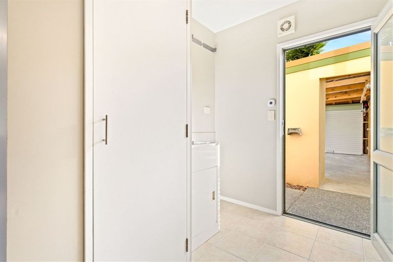 Photo of property in 7 Mt Lebanon Lane, Henderson, Auckland, 0612