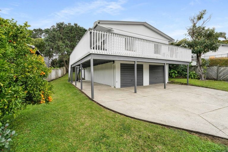 Photo of property in 124 Onemana Drive, Onemana, Whangamata, 3691