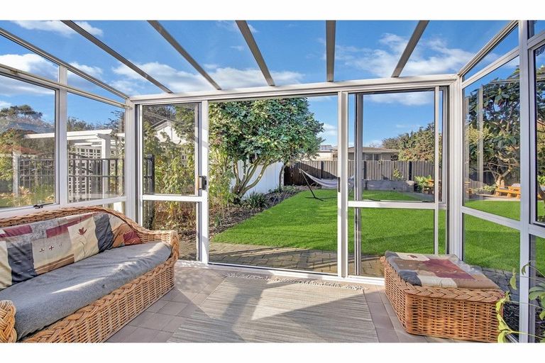 Photo of property in 257 Fifield Terrace, Opawa, Christchurch, 8023