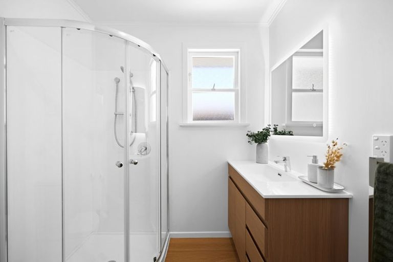 Photo of property in 1 Keitha Place, Glenview, Hamilton, 3206