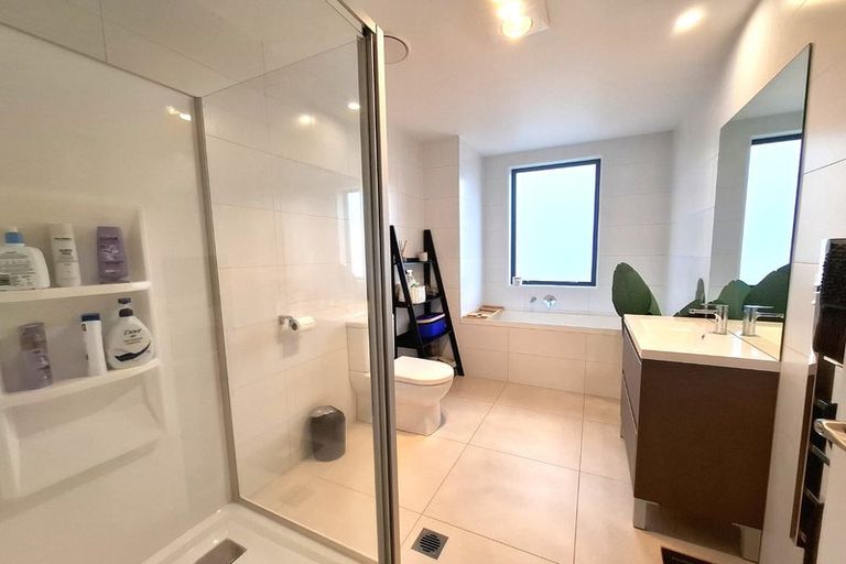 Photo of property in 10a Titoki Street, Te Atatu Peninsula, Auckland, 0610