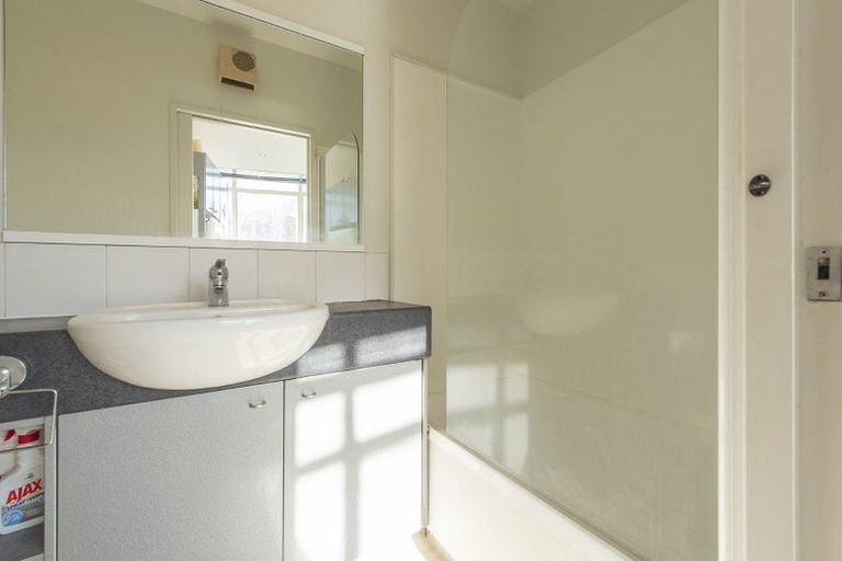 Photo of property in Hume House, 5/152 The Terrace, Wellington Central, Wellington, 6011