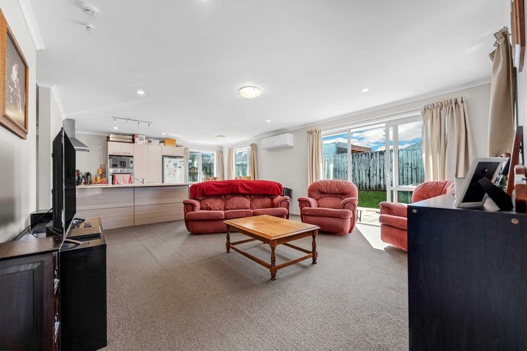 Photo of property in 4 Waitaua Street, Papakura, 2110