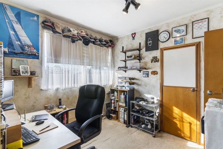 Photo of property in 4 Blue Way, Glendene, Auckland, 0602