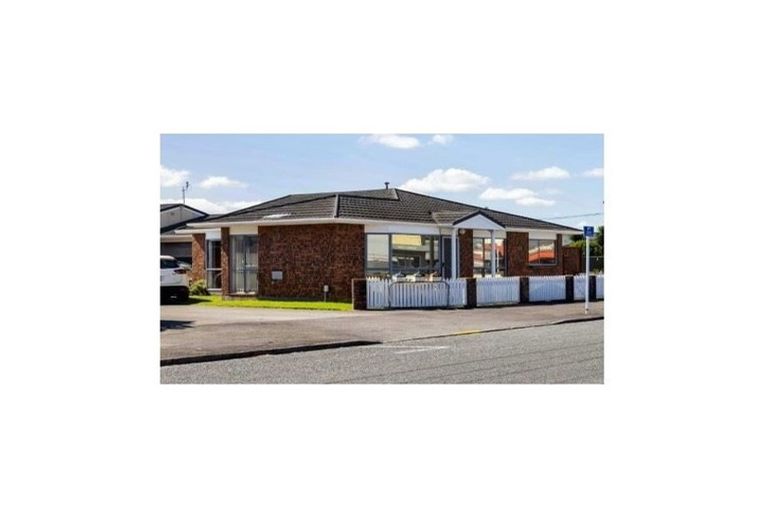 Photo of property in 4/49 Sackville Street, Fitzroy, New Plymouth, 4312