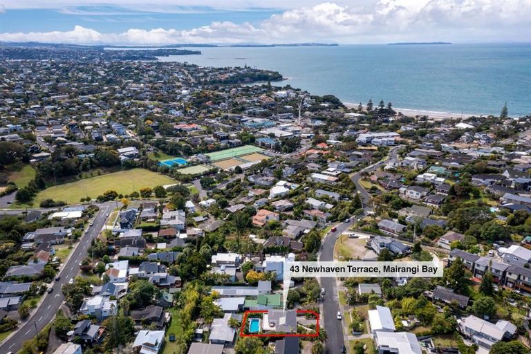 Photo of property in 43 Newhaven Terrace, Mairangi Bay, Auckland, 0630