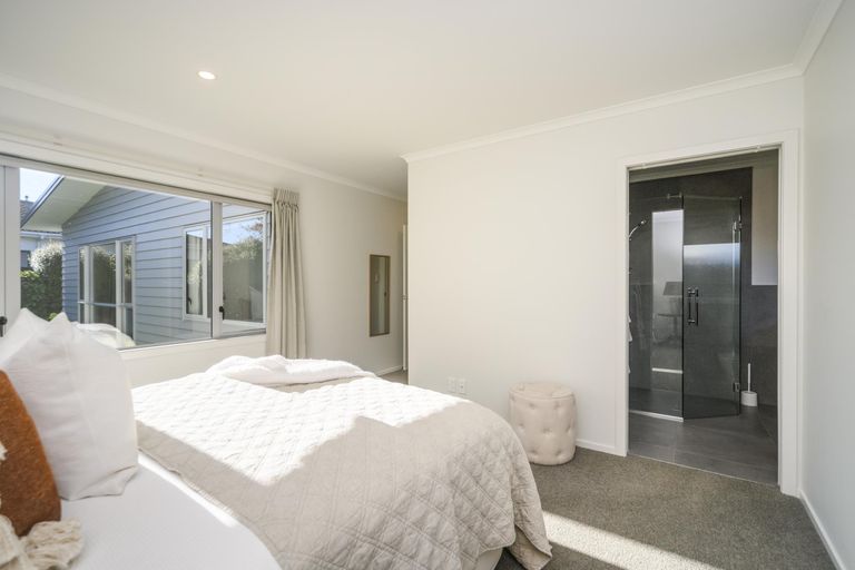 Photo of property in 41 Karina Terrace, Roslyn, Palmerston North, 4414