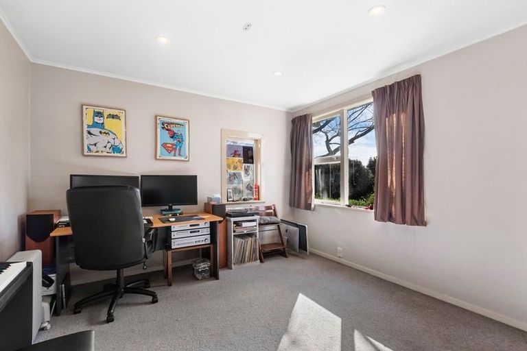 Photo of property in 52 Vera Road, Te Atatu South, Auckland, 0610