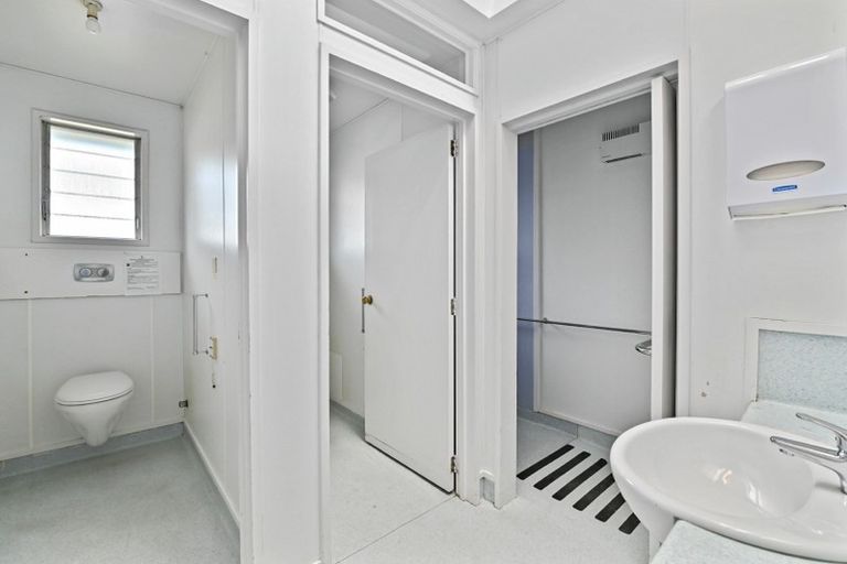 Photo of property in 94 Retreat Road, Avonside, Christchurch, 8061