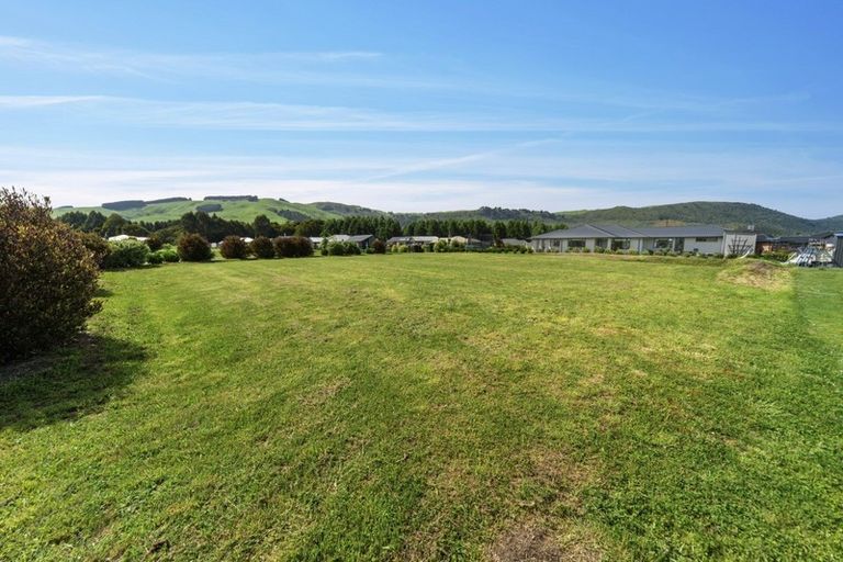 Photo of property in 1 Kahikatea Drive, Kinloch, Taupo, 3377