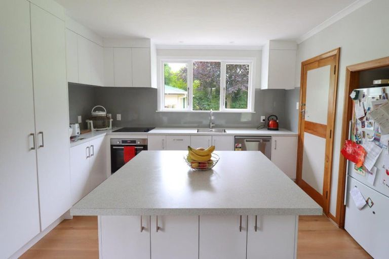 Photo of property in 12 Epsom Road, Hokowhitu, Palmerston North, 4410