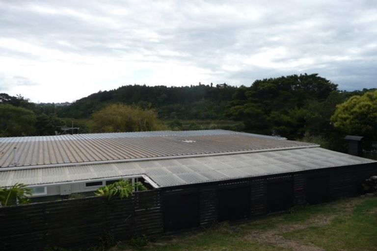 Photo of property in 13 Taioma Crescent, Te Atatu Peninsula, Auckland, 0610